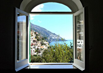 Villa Deli Guestroom View