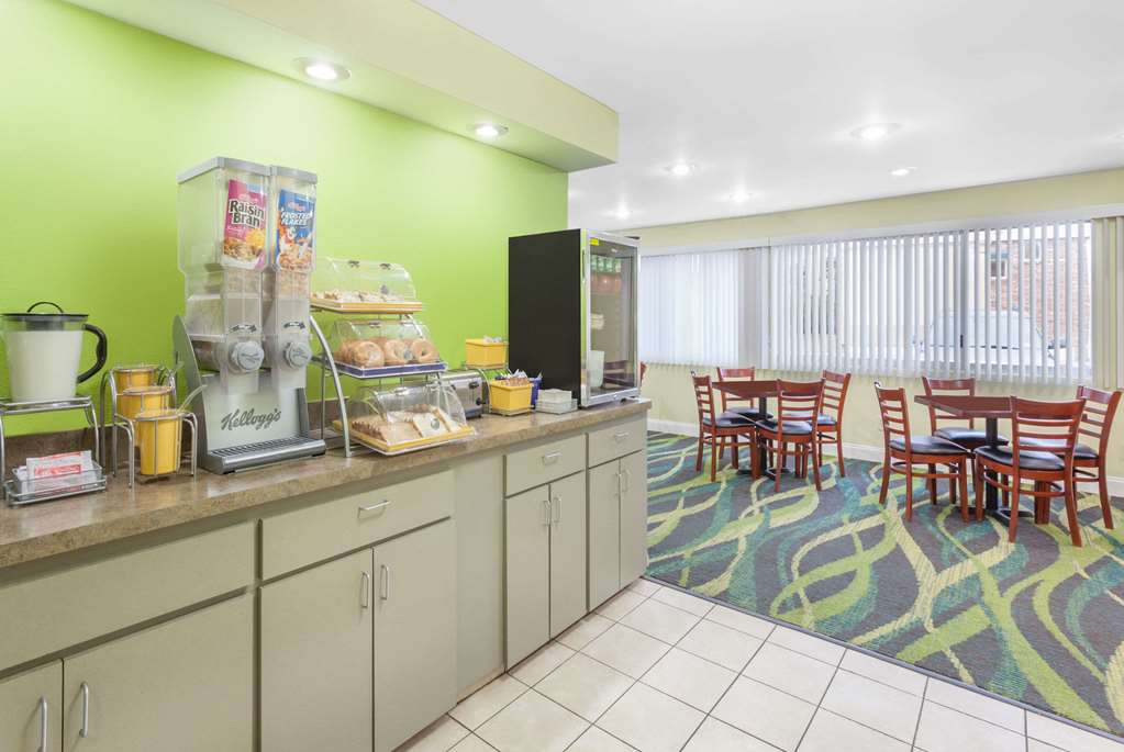 Days Inn By Wyndham Albany Suny Property amenity