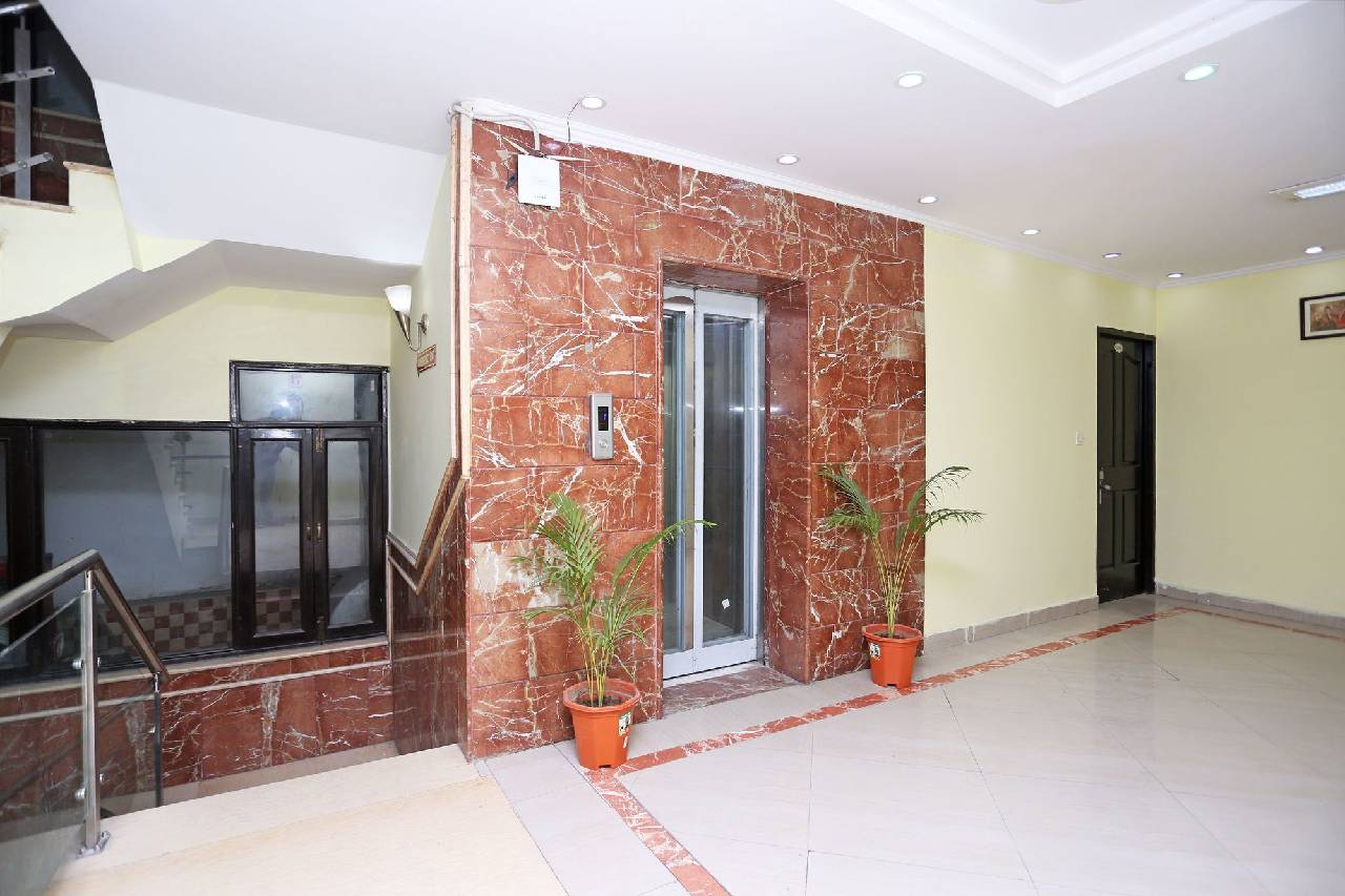 Oyo 10150 Sun Hotel 
