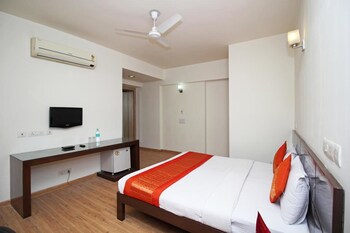 Merriment Hotels By Ecom Mechanics Guestroom