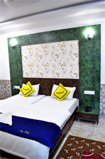 Vista Rooms At Gadisar Road 