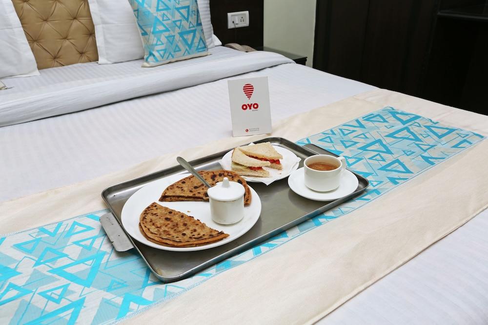 Oyo 8909 Hotel Grand 