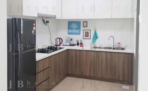 Golden Sand Seaview Residence Suites 