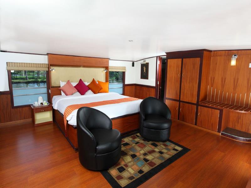 Grand Nirvana Super Luxury House Boat 