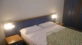 Byron Hotel 