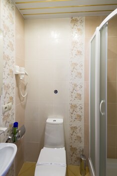 Rus Hotel Bathroom
