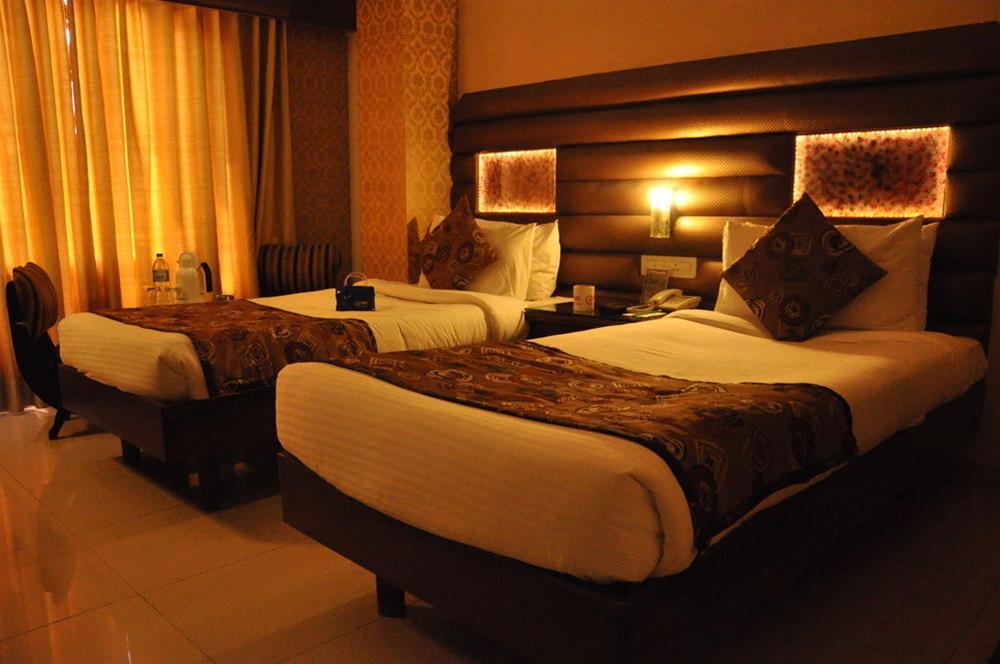 Oyo Premium Gwalior City Centre 