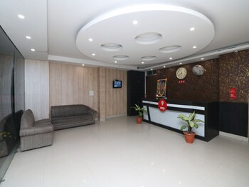 Oyo 9844 Hotel Hill View Reception
