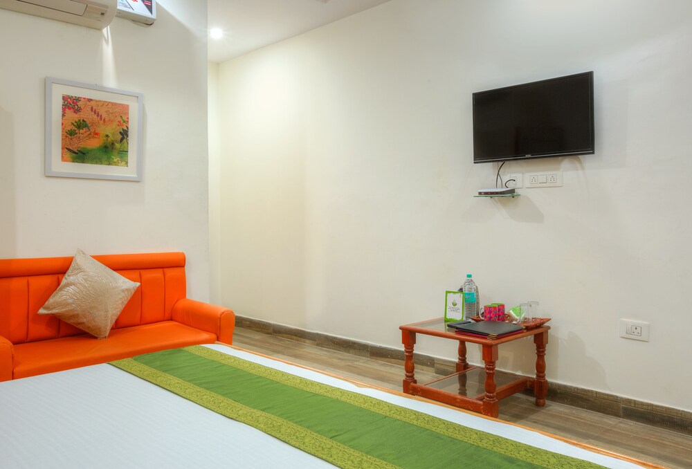 Treebo The Lily Guestroom