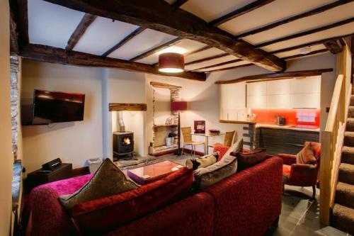 The Curious Orange ( كوریوس اورانج) 