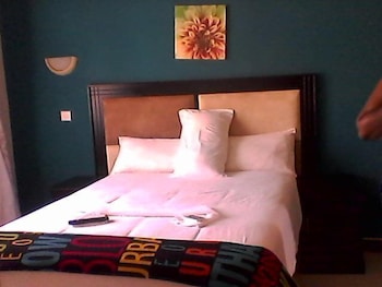 Royal Olympia Lodges And Safaris Guestroom