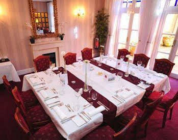 Glen Yr Afon House Hotel 