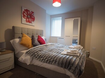 Centauri Apartments In Park Rise Guestroom