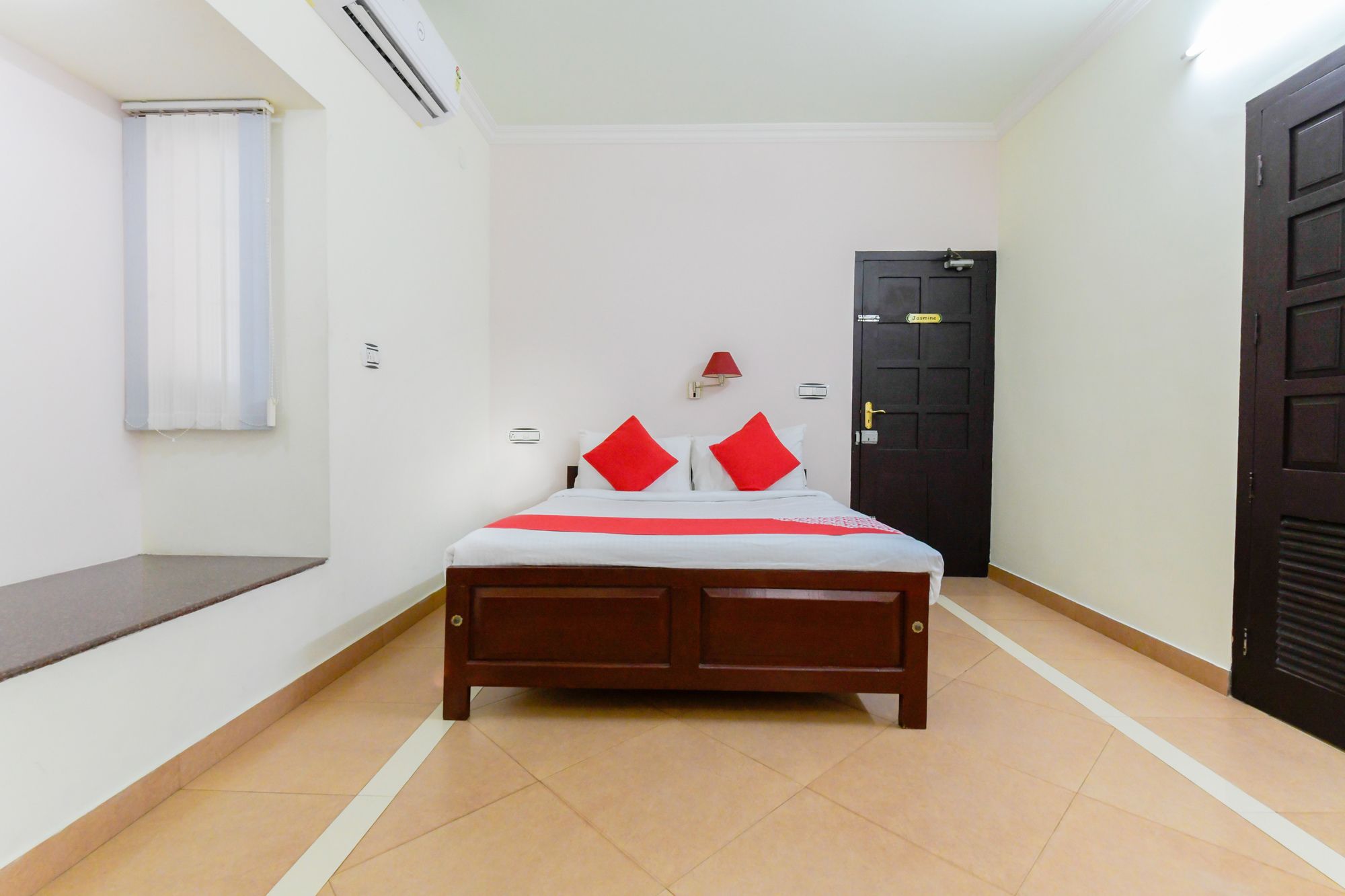 Oyo 10502 Hotel Villa Brook 