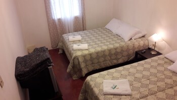 Global Airport Inn Guestroom