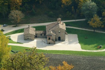 Borgo Hotel Le Terre Del Verde Aerial View