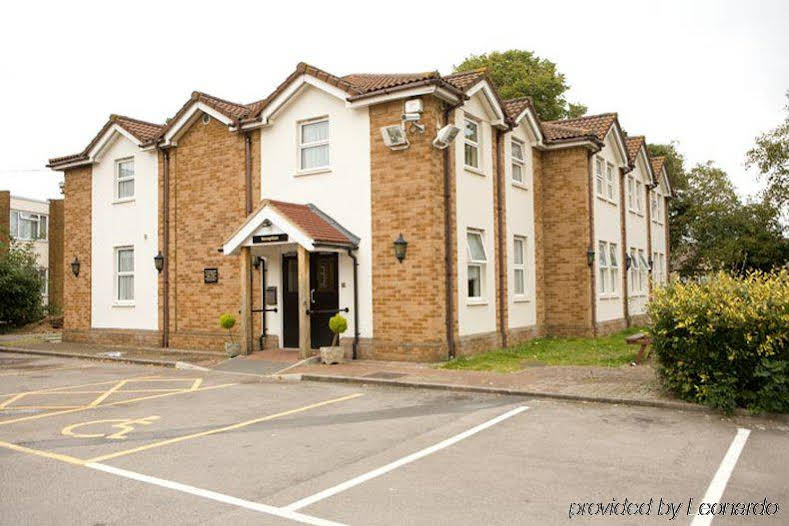 Highwayman Hotel (هایویمان هتل) 