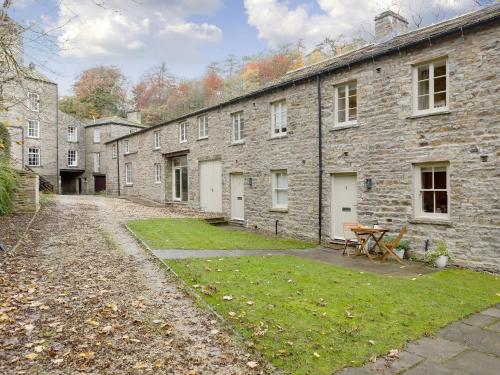 Riverbank Cottage 