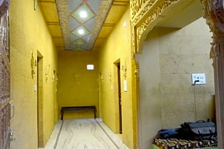 Hotel Qutub Villa 