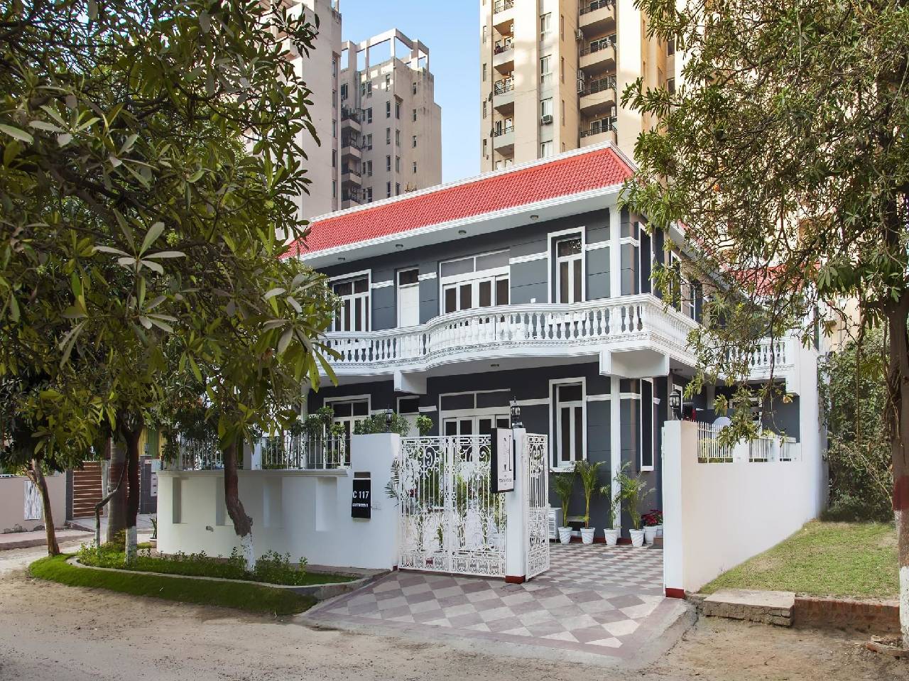 Oyo Flagship Sohna Road South City 2 