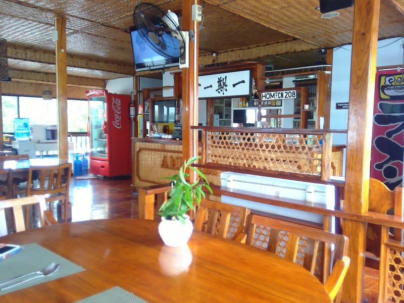 Amphibi Ko Resort 