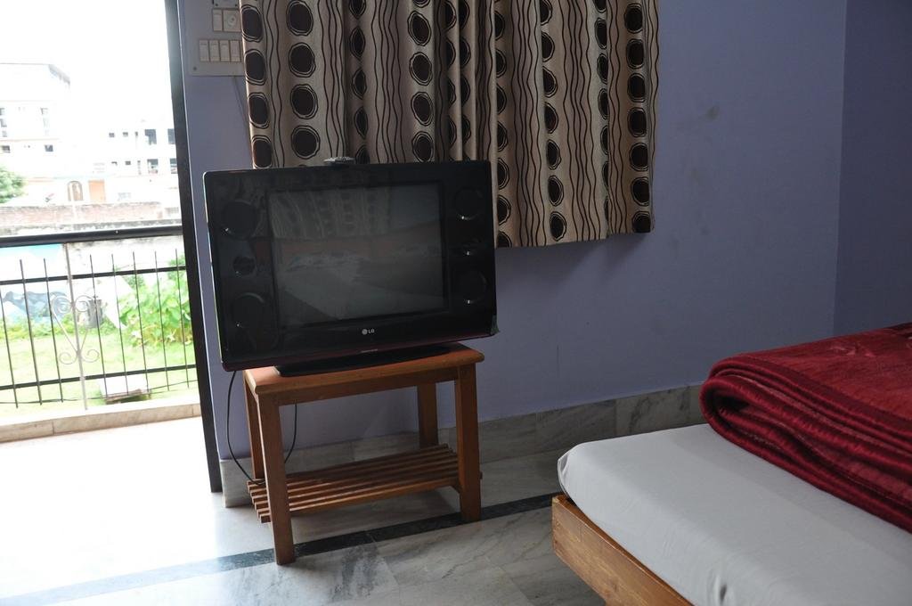 Budget Stay Near Swarg Ashram 