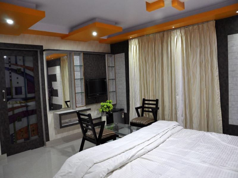 Hotel Av Comforts 