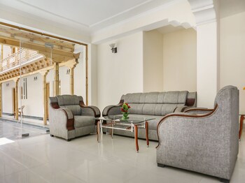 Oyo 11388 Hotel Dimbir Regency Lobby Sitting Area