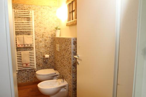 Dolomiti Di Brenta House 2 Hotel Description