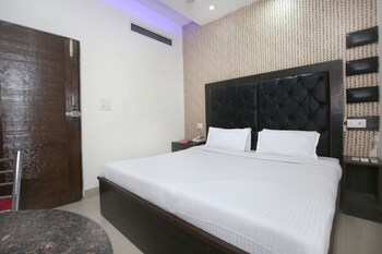 Oyo 4727 Hotel Sangam Pacific Guestroom