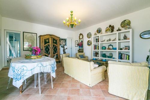 Calasetta Four Seasons 