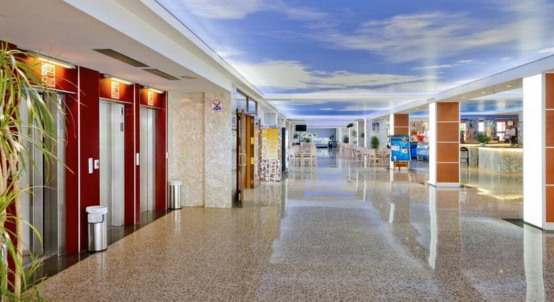 Ght Oasis Park & Spa Lobby