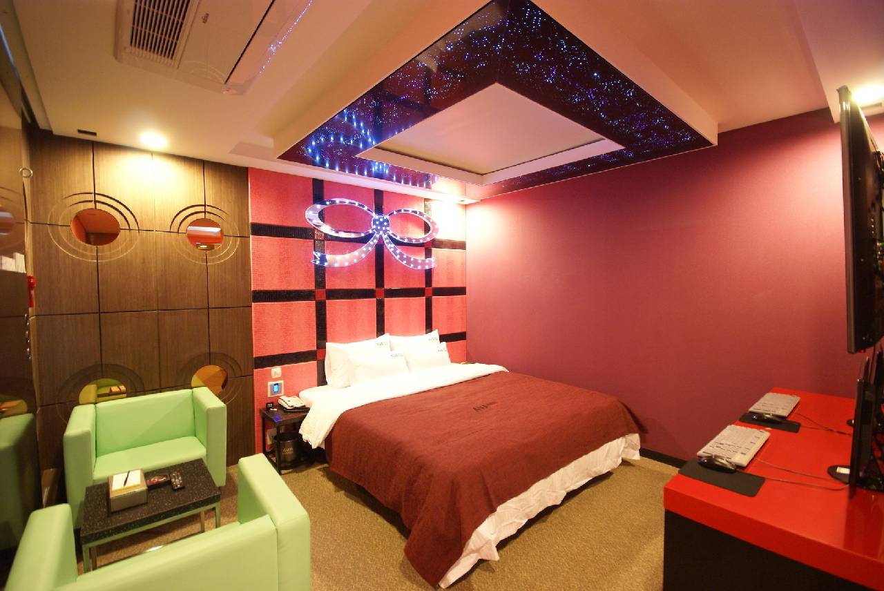 Ava Hotel Changwon (آوا هتل چانگوون) 