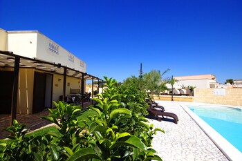 Villa B&b Antiche Macine Del Salento Outdoor Pool