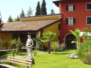 Residence Segattini Property Grounds