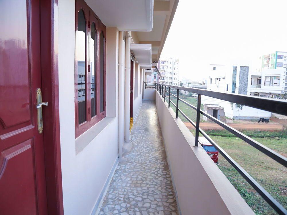 Oyo 7141 Ss Guest House 