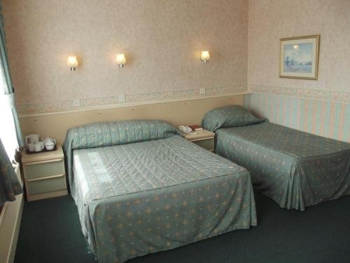Headway Hotel 
