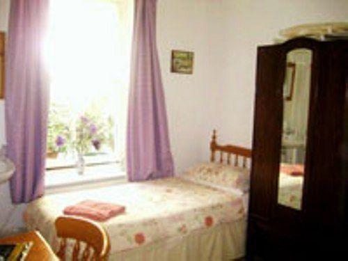 Bridgeside Guest House B And B 