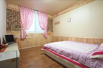 Muju Bakam Villa Pension 