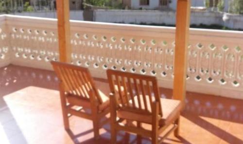 Hotel Khasdan 
