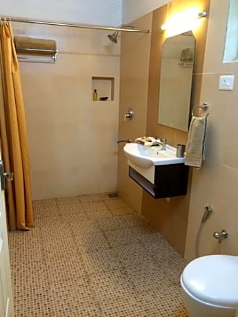 Alamanda Guest House 