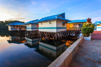 Coron Underwater Garden Resort Featured Image