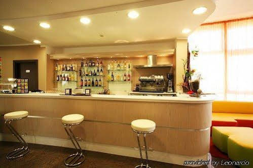 Record Hotel 