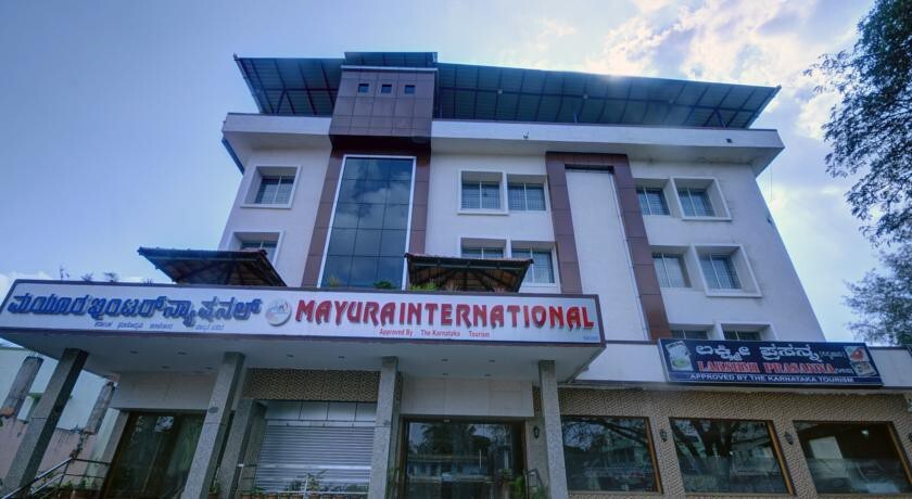 Hotel Mayura International 