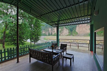 Corbett Riverside Resort 