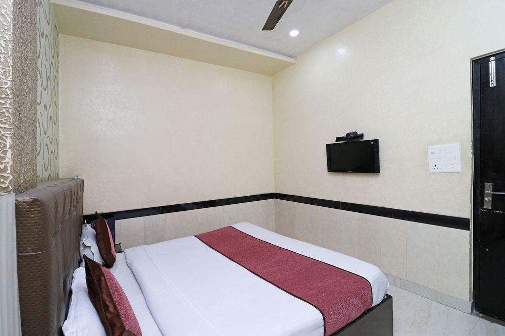 Oyo 7885 Hotel Myraa 