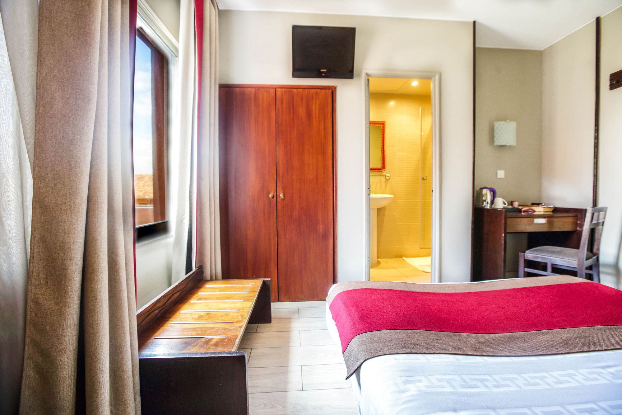 Le Grand Mellis Hôtel & Spa (ل گرند ملیس هôتل و اسپا) 