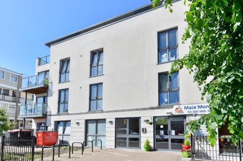 2br In Putney With Parking (۲بر این پوتنی با پاركینگ) 