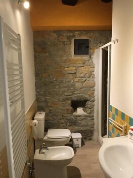Casa Guido Bathroom
