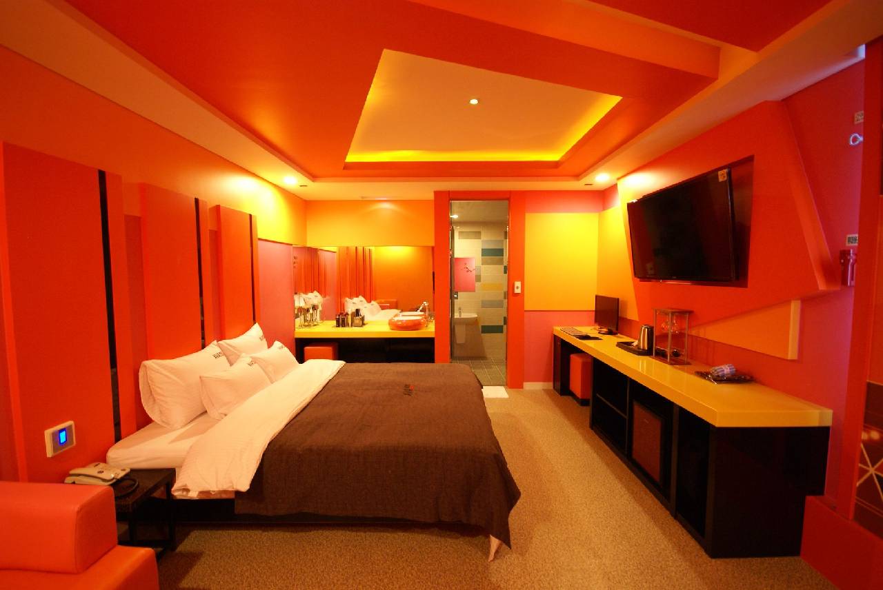 Ava Hotel Changwon (آوا هتل چانگوون) 